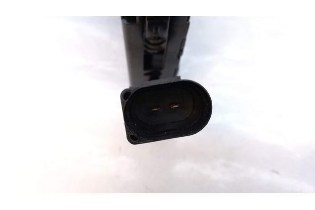 8V0823509A VAG Zamek maski z przełącznikiem