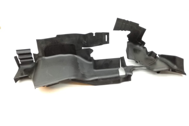 8V0121284L VAG Kierownica powietrza