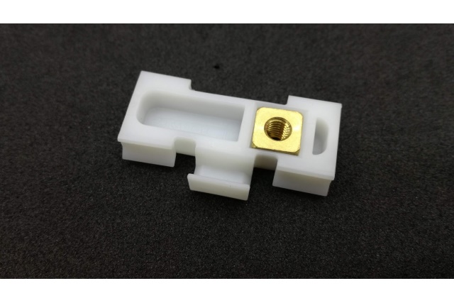 8P3853825 VAG Klip spinka spinki listwy dolnej drzwi Audi A3 8P (2003-2012) lewa