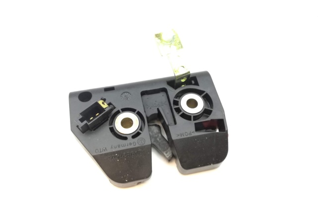 3A9827505 VAG Zamek klapy tył VW Passat B4 Variant latch
