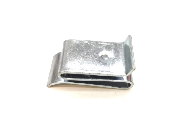 893857119A VW CLASSIC clamp