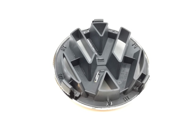 3C0853601CFDY VAG ZNACZEK VW ATRAPY PRZÓD PA 05- VW Passat B6 06-10