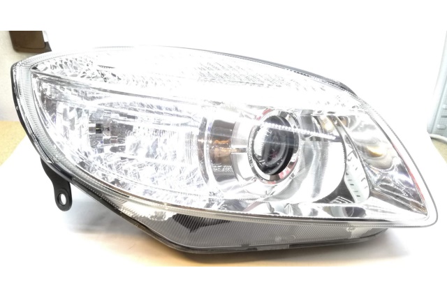 5J1941018A VAG Reflektor halogenowy