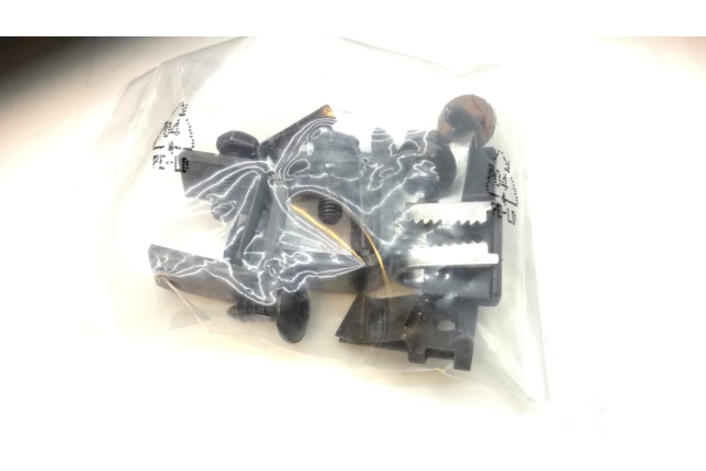 1K0075111 VAG CHLAPACZE PRZOD VW Golf V Golf Plus - VW Golf 05-