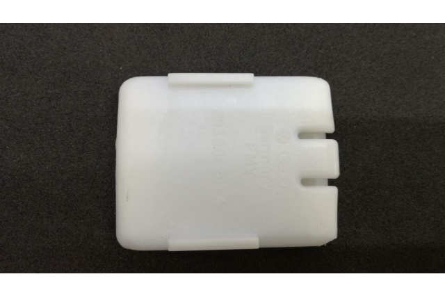 893881203A VW CLASSIC SLIZG FOTELA Audi 80 B3