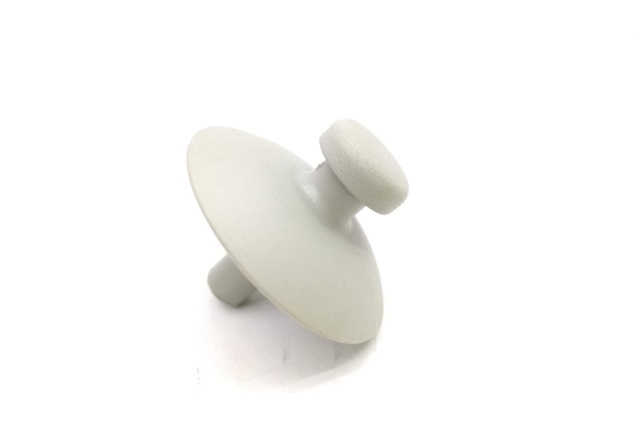 1K6863673Y20 VAG uchwyt kołek tylnej półki bagażnika Vw Golf V