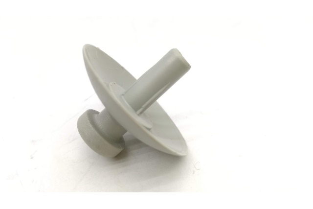 1K6863673Y20 VAG uchwyt kołek tylnej półki bagażnika Vw Golf V