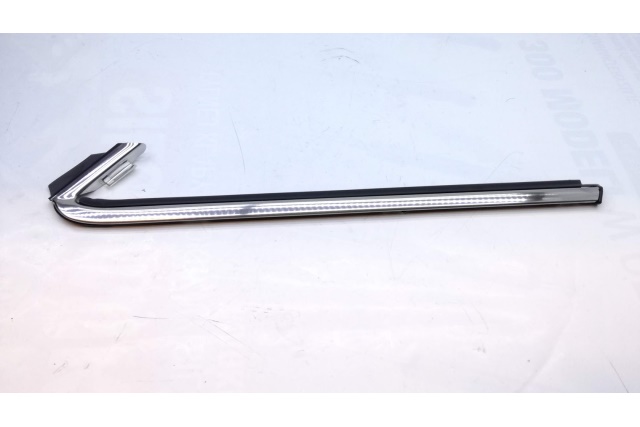 443853346D2ZZ VW CLASSIC LISTWA OZDOBNA