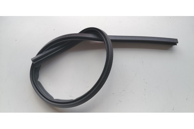 8V0823723 VAG USZZCELKA