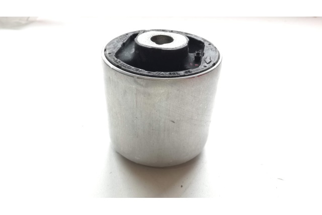 8K0407183G VAG poduszka gumowo-olejowa