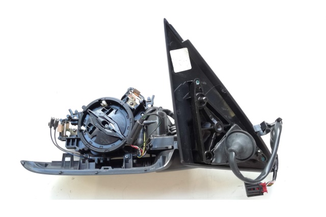 8U1857409GSP9 VAG Uchwyt lusterka z elektrycznym modułem r lusterko zenętrzne Audi Q3 lewe