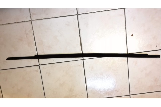 5J0837478A VAG Uszczelka zgarniajaca szyby