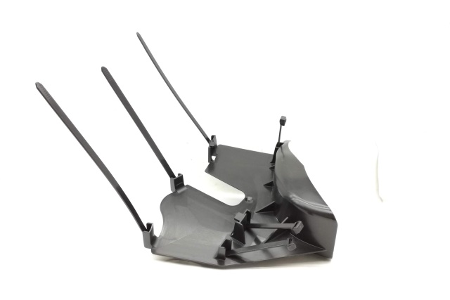 8V0407812A VAG Kierownica powietrza