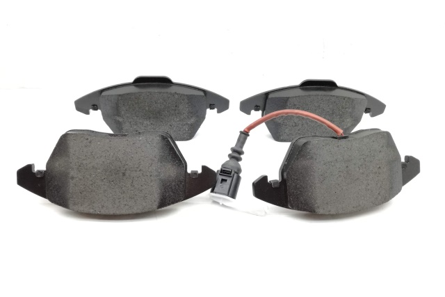 5K0698151B VAG 1 zest. klocków hamulc. ze wskaźnikiem