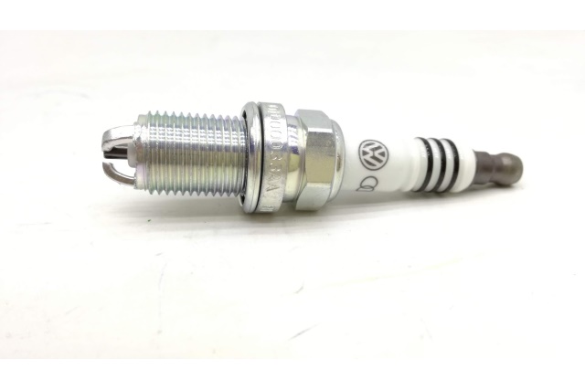 101000033AA VAG Świeca zapłonowa longlife