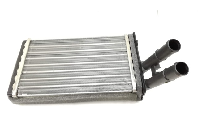 8D1819030B VW CLASSIC NAGRZEWNICA A80 86-93 Audi A4 B5 95-