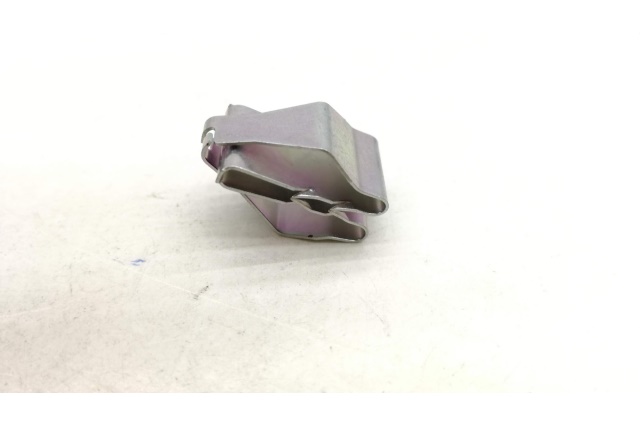 8V0867947 VAG Klamra