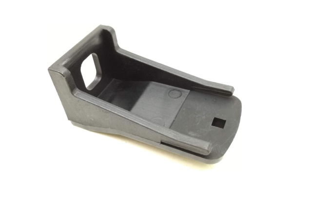 893853239A VW CLASSIC Uchwyt osłony Audi 80 B3