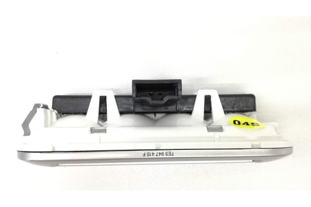 7E5947415F72A VAG Lampka z napisem Caravelle stopnia wejściowego srebrna LED  VW T5 TRANSPORTER 7E