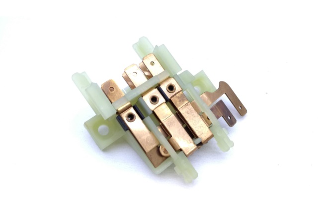 893959511 VW CLASSIC WYŁĄCZNIK SILNIKA DMUCHAWY Audi 80 B3