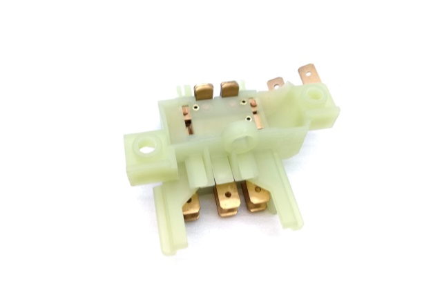 893959511 VW CLASSIC WYŁĄCZNIK SILNIKA DMUCHAWY Audi 80 B3