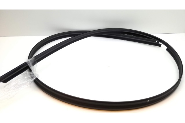 8D5853709G01C VW CLASSIC Listwa zakrywająca czerń satynowa