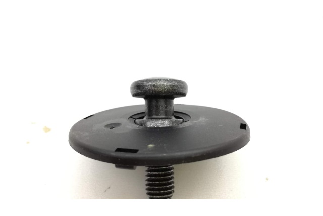 703883297A VW CLASSIC śruba mocowania fotela VW T4 23MM 2. rzad lawek