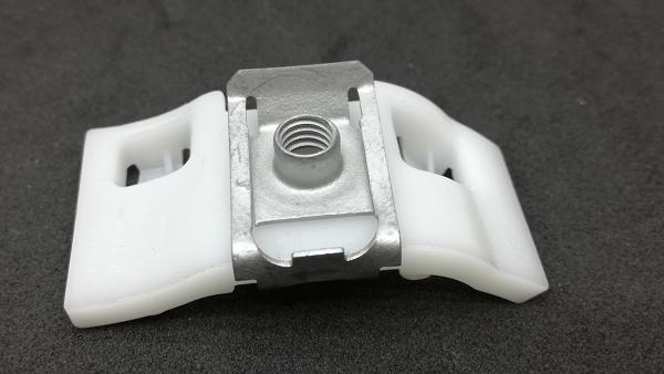 8P0807864A VW CLASSIC UCHWYT ZDERZAKA str. prawa Audi A3 8P (2003-2012)