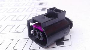 4D0971992 VAG Wtyczka  Audi A8 Audi S8 D2