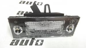 8D0943021C VW CLASSIC LAMPKA OŚWIETLENIA TABLICY REJESTRACYJNEJ AUDI A4 B5 LIMUZYNA LEWA Audi A4 B5 95