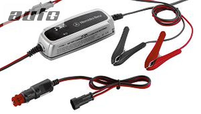 A0009823021 MERCEDES-BENZ Ładowarka z funkcją ładowania podtrzymującego