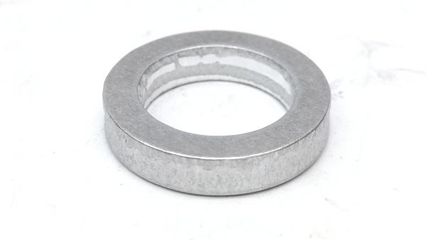7L0955345 VAG Podkładka dystansowa ramienia wycieraczki VW Touareg