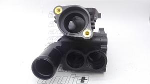 071121117A VW CLASSIC OBUDOWA TERMOSTATU PASSAT B5 BORA GOLF 2.3 AGZ