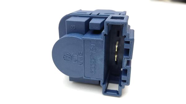 6Q0927189 VAG Czujnik położenia pedału sprzęgła AUDI A3, A4 B6, A4 B7, A6 ALLROAD C6, A6 C5, A