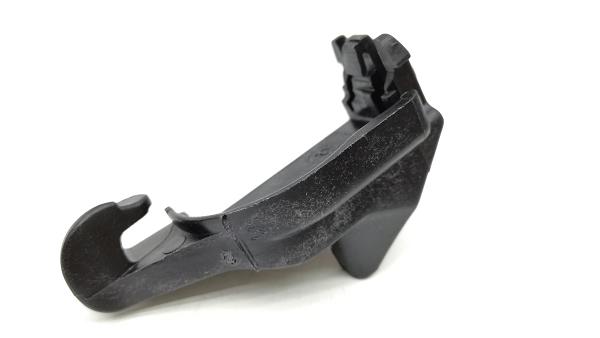 1K3881132B VAG ELEMENT MOCUJACY uchwyt ciegna składania fotela 2-drzwiowy - VW Golf 05-