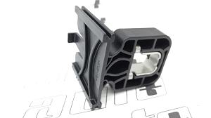 8V0941453 VAG Uchwyt Dolny Tył Reflektora Audi A3