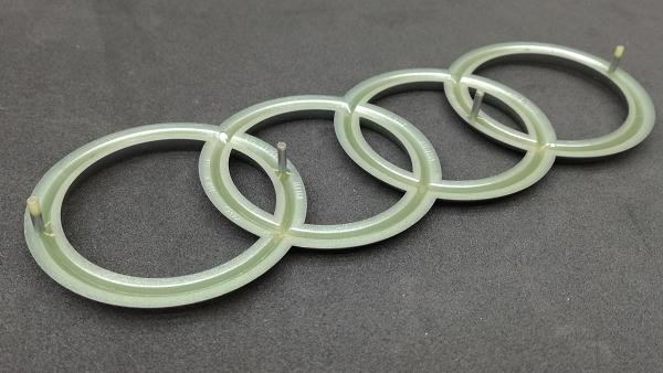 4H0103940 VAG EMBLEMAT Audi pokrywy silnika