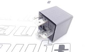 1J0906381A VAG PRZEKAZNIK 109 VW Golf IV 97-