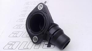 038121144A VW CLASSIC KROCIEC WODNY Kolnierz z pierscieniem uszczelniajacym