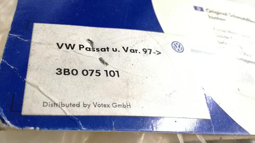 3B0075101 VAG CHLAPACZE FARTUCHY TYL VW PASSAT B5 97- VW Passat 97- B5