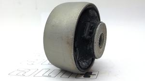 81A407183 VAG Element gumowo-metalowy Audi RS3 tylna tuleja przedniego wahacza